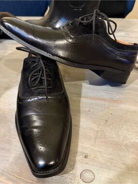 Gino Vitale Men's Lace Up Medallion Toe Dress Shoes